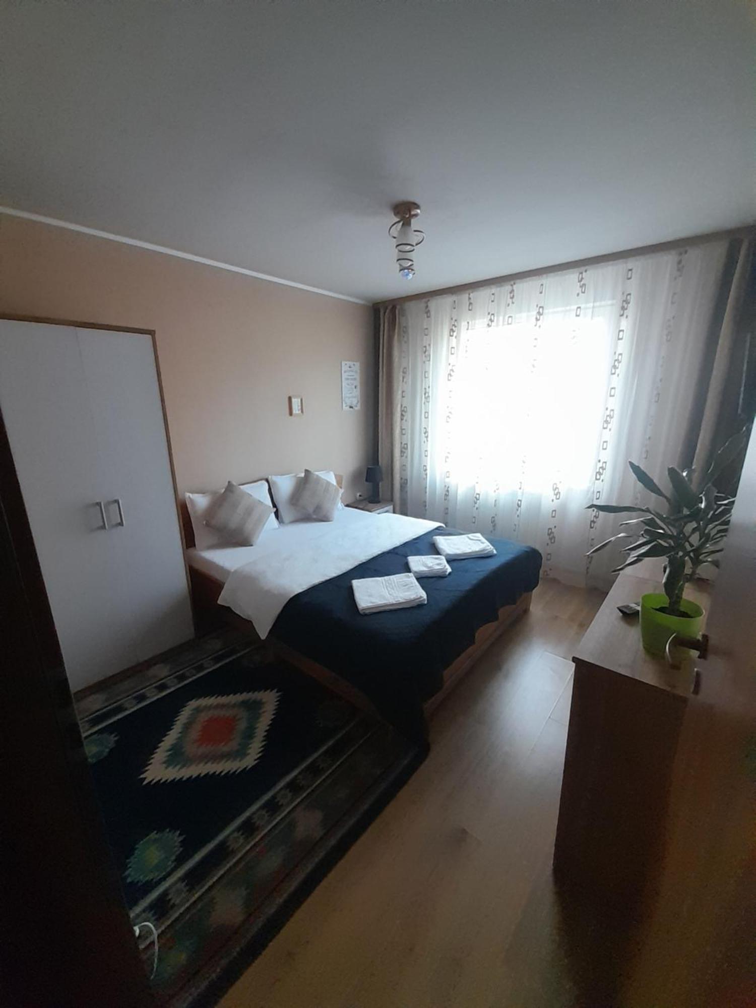 15 Minutes Apartment Bucarest Esterno foto
