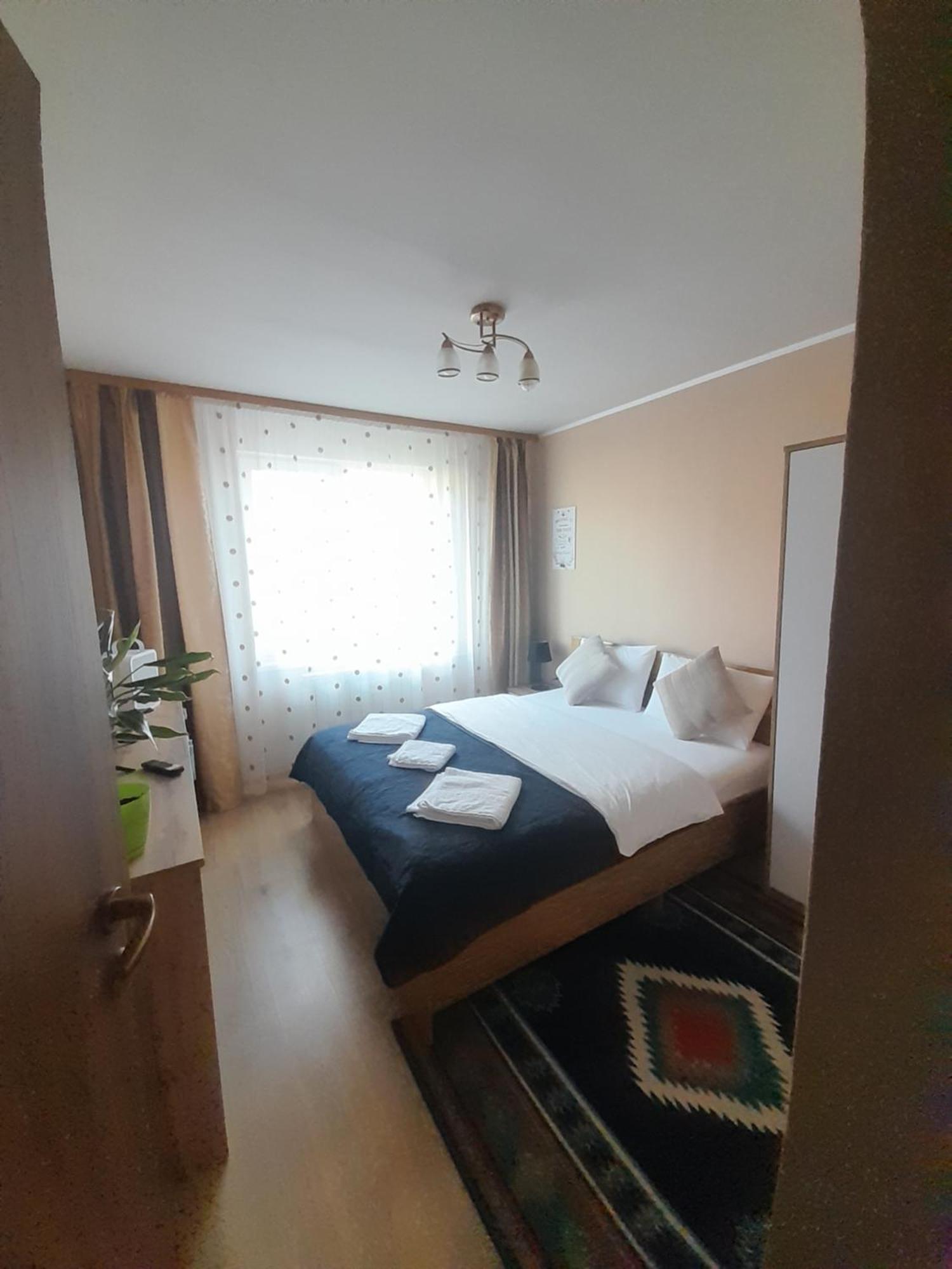 15 Minutes Apartment Bucarest Esterno foto